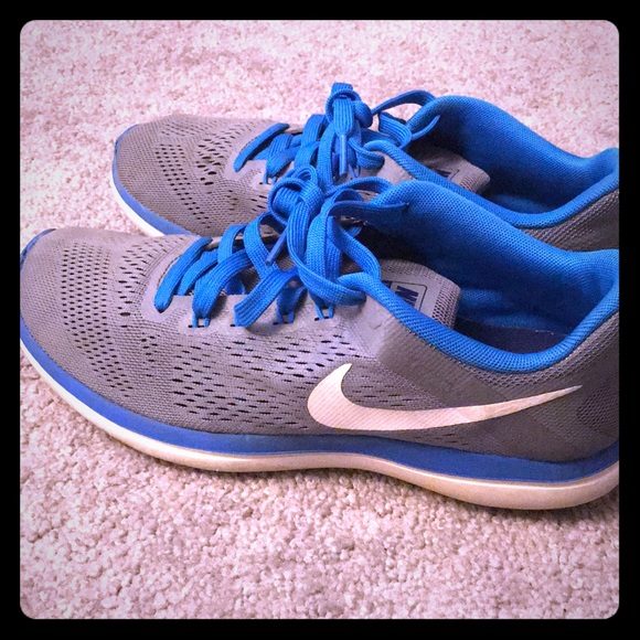 Nike Shoes - Nike Flex Run